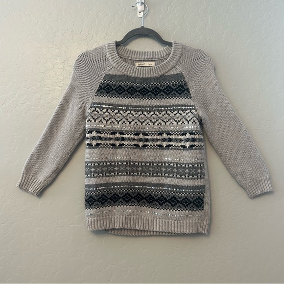 Old Navy Sweaters - Old Navy womens gray fair isle crewneck knit sweater with sequins size small